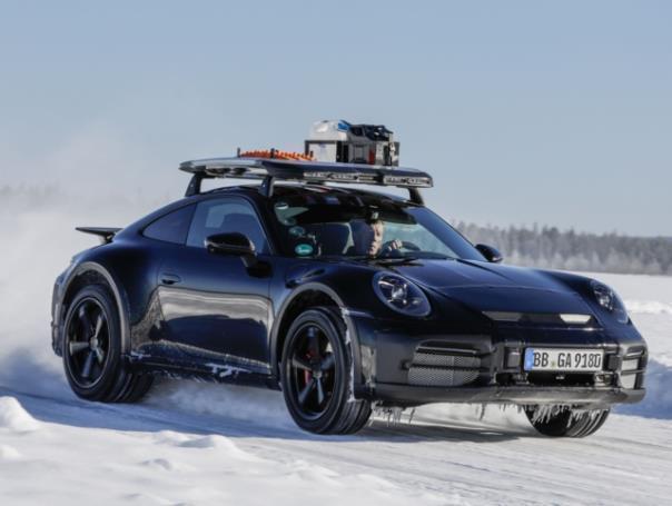 Porsche 911 Dakar durchläuft Testprogramm auf Schotter, Sand und Schnee